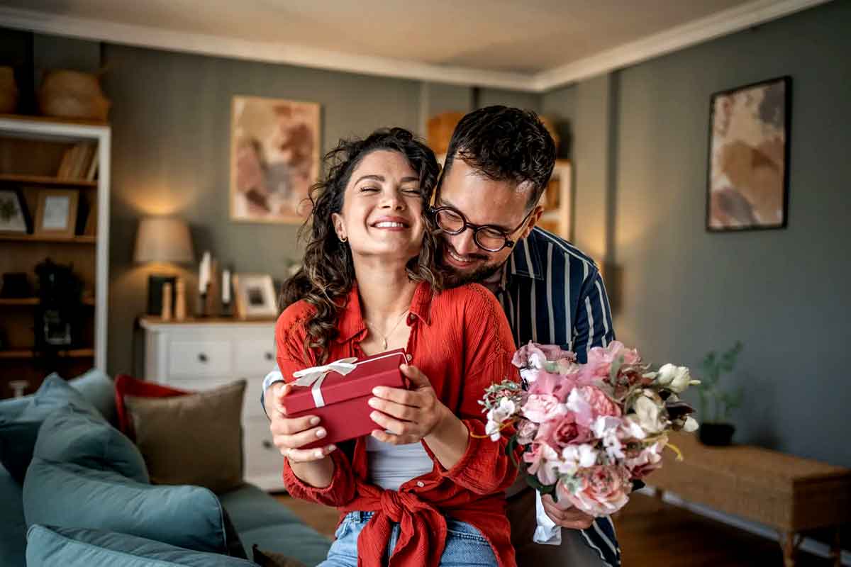 মাখো মাখো দাম্পত্য চান? বাস্তু মেনে প্রেমদিবসের আগেই বাড়িতে রাখুন এই সব জিনিস