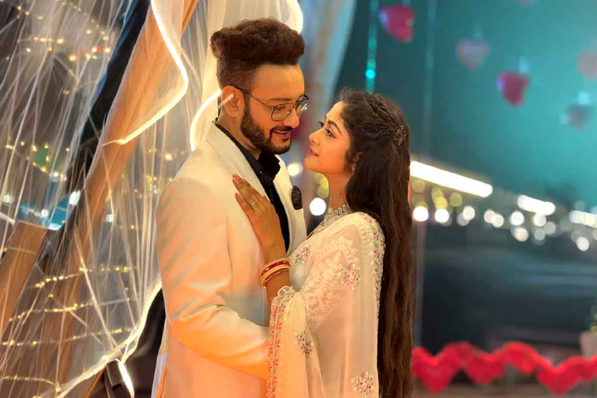 ‘আমার হিরো’, সাহেবকে নতুন ধারাবাহিকের শুভেচ্ছা সুস্মিতার, সম্পর্কেও দিলেন সিলমোহর?