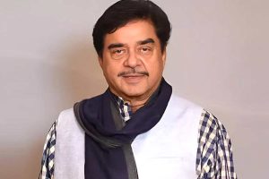 আর বলা যাবে না ‘খামোশ’! ব্যক্তি অধিকার রক্ষার্থের আর্জি জানিয়ে আদালতে শত্রুঘ্ন সিনহা
