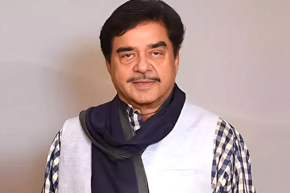 আর বলা যাবে না ‘খামোশ’! ব্যক্তি অধিকার রক্ষার্থের আর্জি জানিয়ে আদালতে শত্রুঘ্ন সিনহা