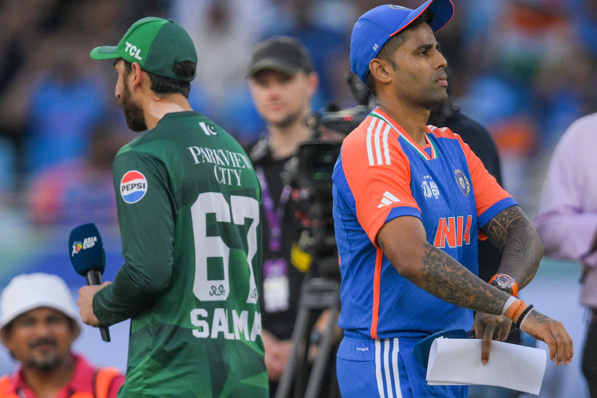 ‘হাত না মেলানো বোকামি’, সূর্যদের কটাক্ষ প্রাক্তনীর, পাক যুদ্ধের আগে করমর্দন নিয়ে বড় সিদ্ধান্ত ভারতের