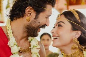 বিয়েতে বিজয়-রশ্মিকার গালে কালো টিকা! হিন্দু শাস্ত্রে এর বিশেষত্ব জানেন?