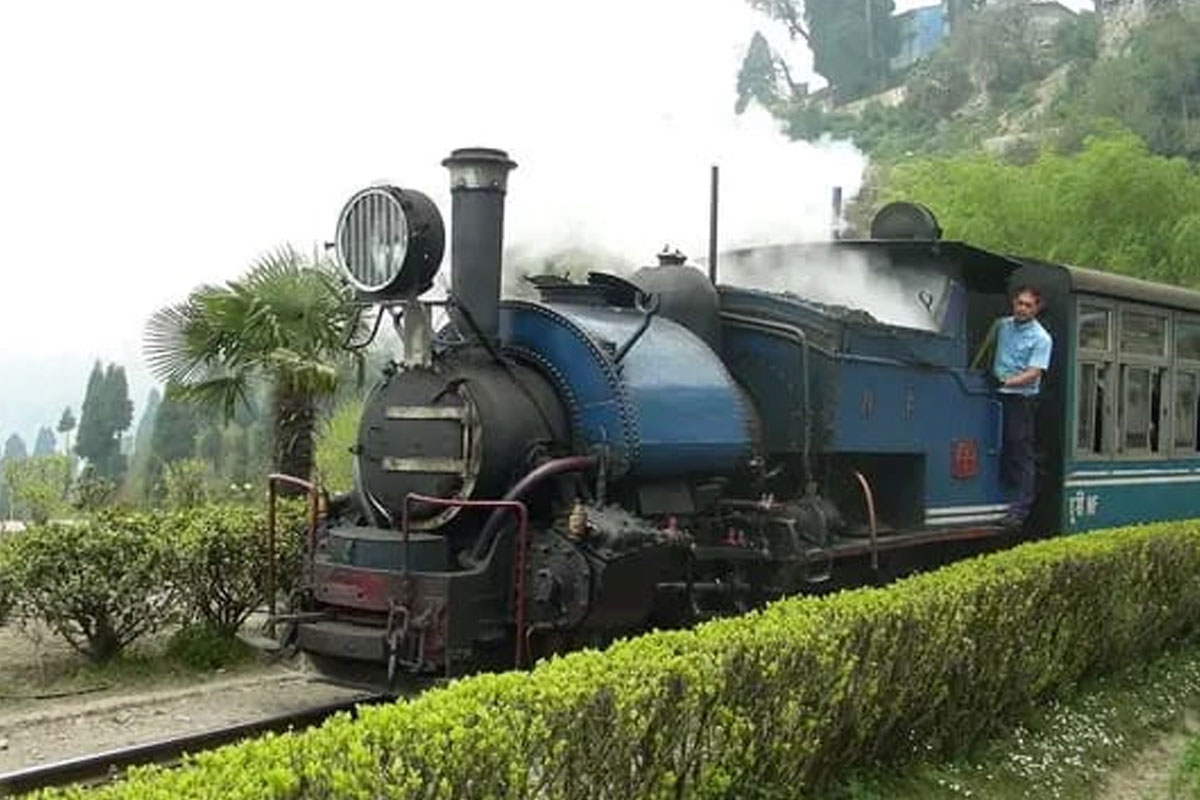 Toy train service on full moon night in Darjeeling, Himalayan Railway's big gift for tourists