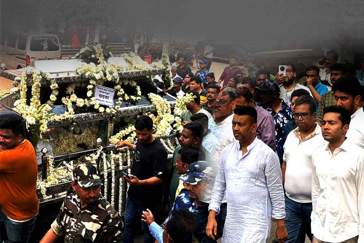 পিতৃহারা শুভ্রাংশুকে আগলে অভিষেক !