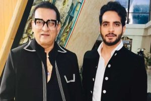 যুদ্ধবিধ্বস্ত দুবাইতে আটকে ছেলে, ফেরানোর কাতর আর্জি জানিয়েও কেন পোস্ট মুছলেন অভিজিৎ?