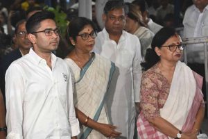 ‘ফর্ম ৬ ফিলআপ করে ভিনরাজ্যের ভোটারদের যুক্ত করছে’, কমিশনকে ফের চ্যালেঞ্জ অভিষেকের