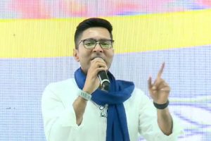 রাজ্যে ভোট মিটলেই গ্যাসের দাম ২ হাজার টাকা! বিনপুরের সভায় মোদি সরকারকে নিশানা অভিষেকের