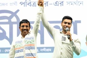 ‘অপবিত্র মাটিকে পবিত্র করার লড়াই’, নন্দীগ্রামে দাঁড়িয়ে শুভেন্দুকে চ্যালেঞ্জ অভিষেকের