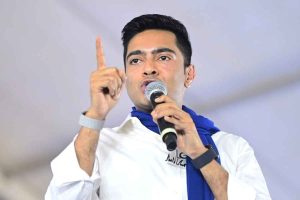 ‘পদ পেতে পারফরম্যান্সই শেষ কথা’, শুভেন্দুর জেলায় কর্মীদের ‘সাপ’ তাড়ানোর টোটকা অভিষেকের
