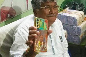‘রাজনীতি আর করব না’, প্রার্থী তালিকায় নাম না থাকায় ‘অসন্তুষ্ট’ অসিত