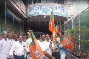 বিজেপির অসন্তোষ রানাঘাটেও! দুই কেন্দ্রে প্রার্থী বদলের দাবিতে কার্যালয়ে বিক্ষোভ, ভাঙচুর!