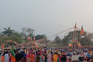 লোক না হওয়ায় তিনঘণ্টা দেরিতে শুরু! তারপরও শুভেন্দুর সভায় মাঠ ভরাতে পারল না বিজেপি