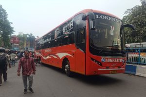 টায়ার পরীক্ষা করতে গিয়ে বাসের তলায় পিষে মৃত্যু খালাসি’র, মর্মান্তিক দুর্ঘটনা করুণাময়ীতে