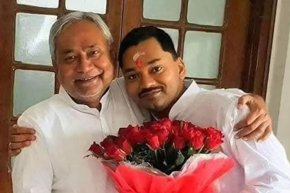 জেডিইউতে যোগ দিলেন নিশান্ত কুমার, নীতীশপুত্রই কি বিহারের পরবর্তী মুখ্যমন্ত্রী?