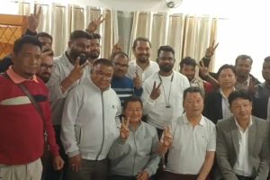 ভোটের মুখে ডুয়ার্সে গুরুংয়ের উদয়! পদ্মপ্রার্থী নিয়ে অসন্তোষের কাঁটা সরাতে বৈঠকে গোর্খা নেতা