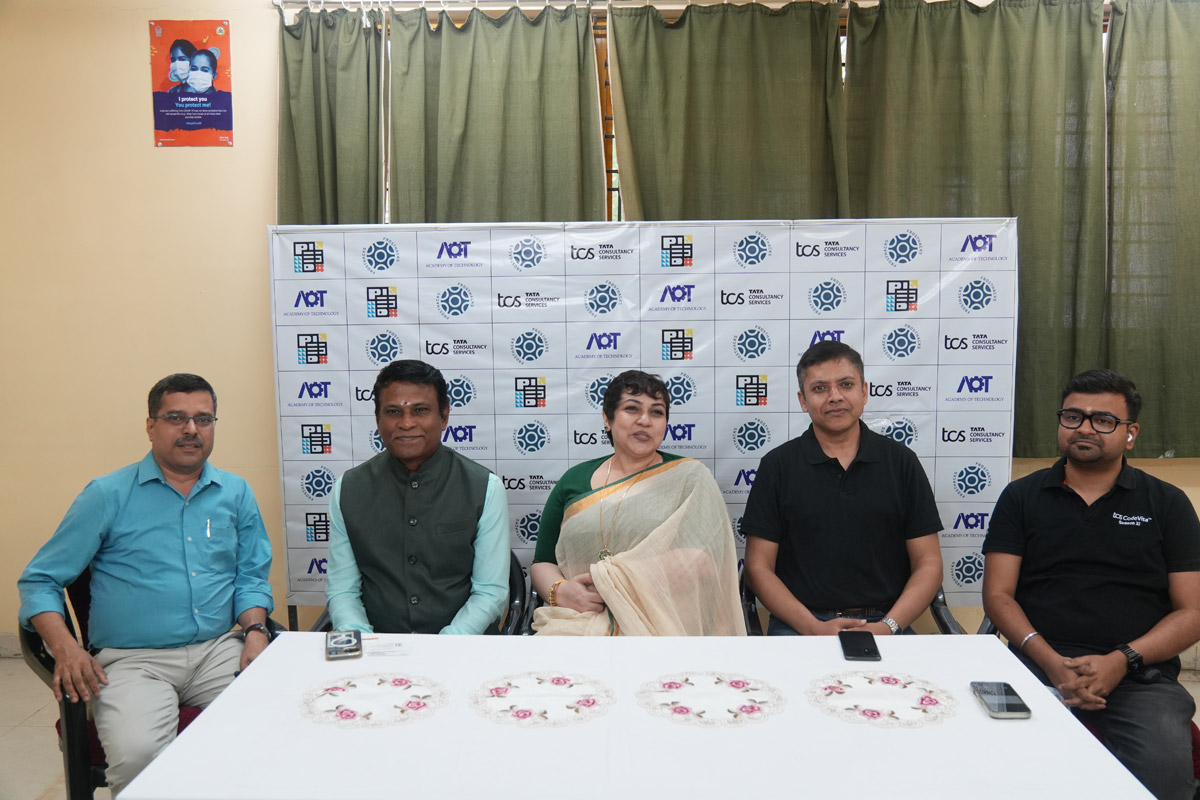 প্রযুক্তির মেলায় আগামীর রূপকার, ব্যান্ডেল এওটি-তে সমাপ্ত হল ‘ফ্রস্টহ্যাকস’