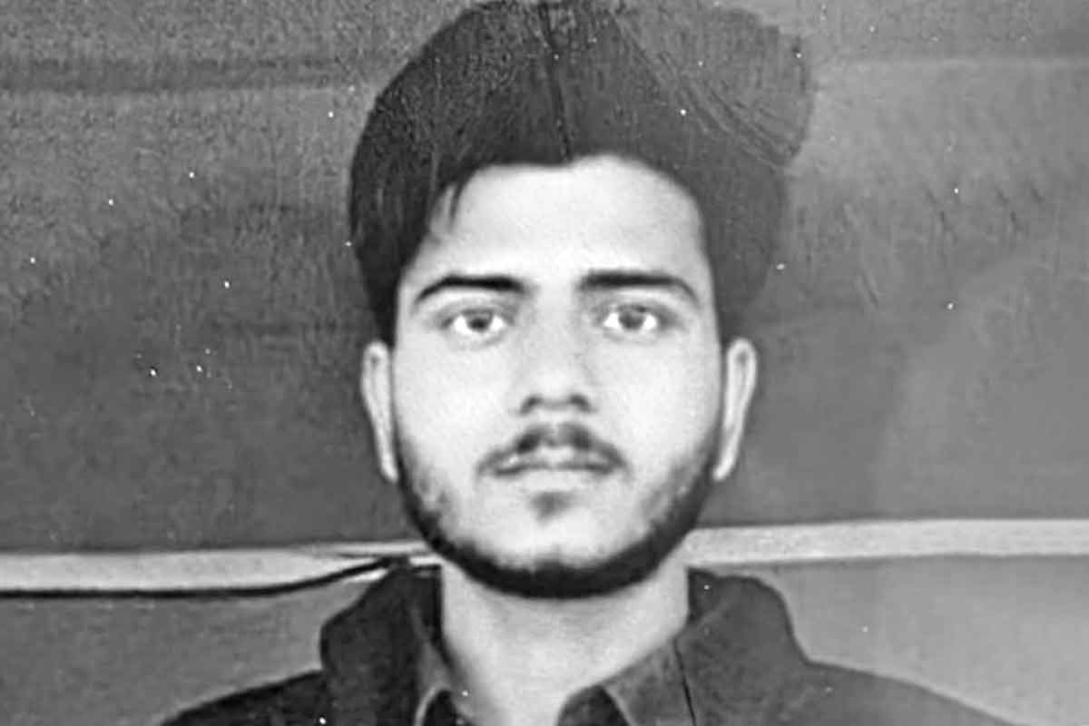 যোগীরাজ্যে ভরা ক্যাম্পাসে ছাত্রকে গুলি করে খুন! দেহ সৎকারে ‘না’ করে ‘খুনি’কে এনকাউন্টারের দাবি পরিবারের