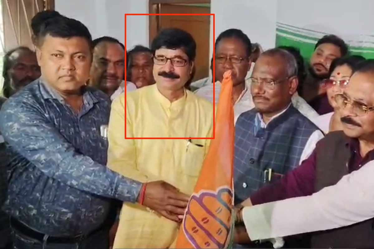 টিকিট না পেয়ে কান্নাকাটি! প্রার্থী হওয়ার আশায় কংগ্রেসে যোগ কোচবিহারের তৃণমূল নেতার