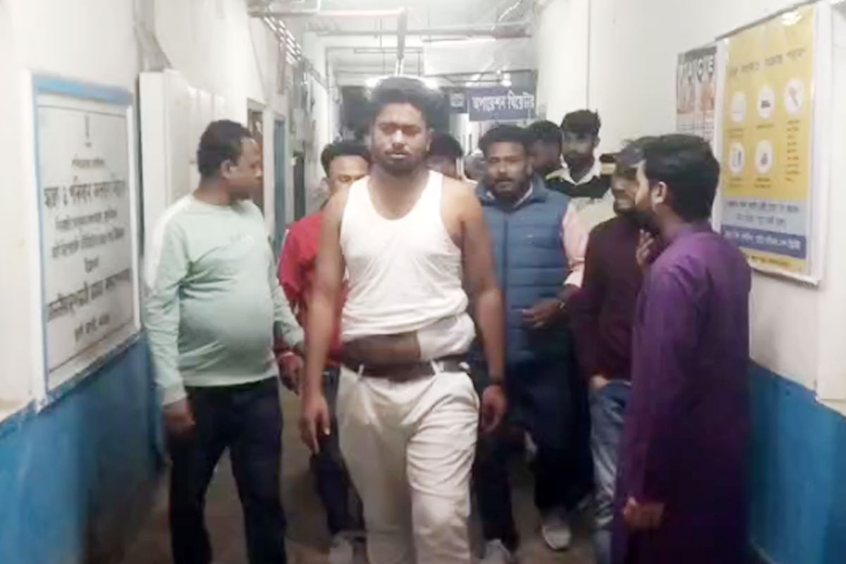 ভোট ঘোষণার রাতেই ‘দাদাগিরি’, বিজেপির কোপে গুরুতর জখম তৃণমূল নেতা, দিনহাটায় রক্তারক্তি