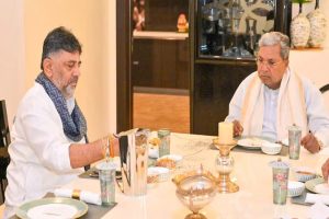 ‘আমাকে আর এসবে জড়াবেন না’, মুখ্যমন্ত্রিত্ব না পেয়ে ‘অভিমানী’ শিবকুমার, ফের ধাক্কার মুখে কংগ্রেস?
