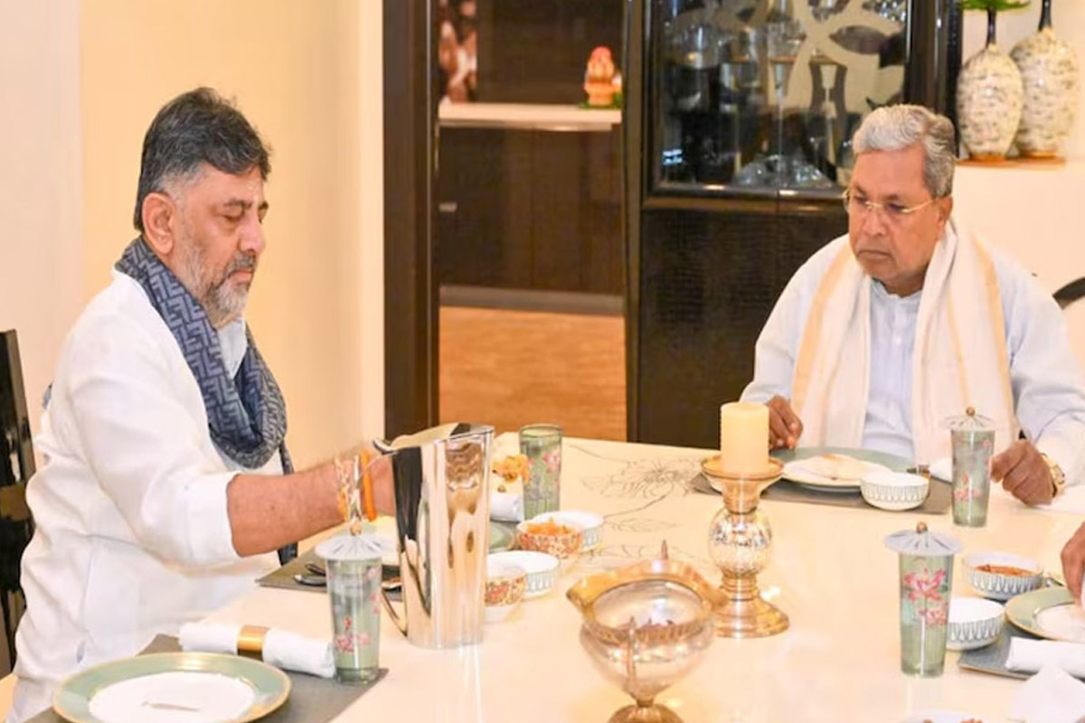 শিবকুমারকে মুখ্যমন্ত্রী চান প্রিয়াঙ্কা, ইস্তফা দেবেন সিদ্দা? কর্নাটক নিয়ে জোর নাটক কংগ্রেসে
