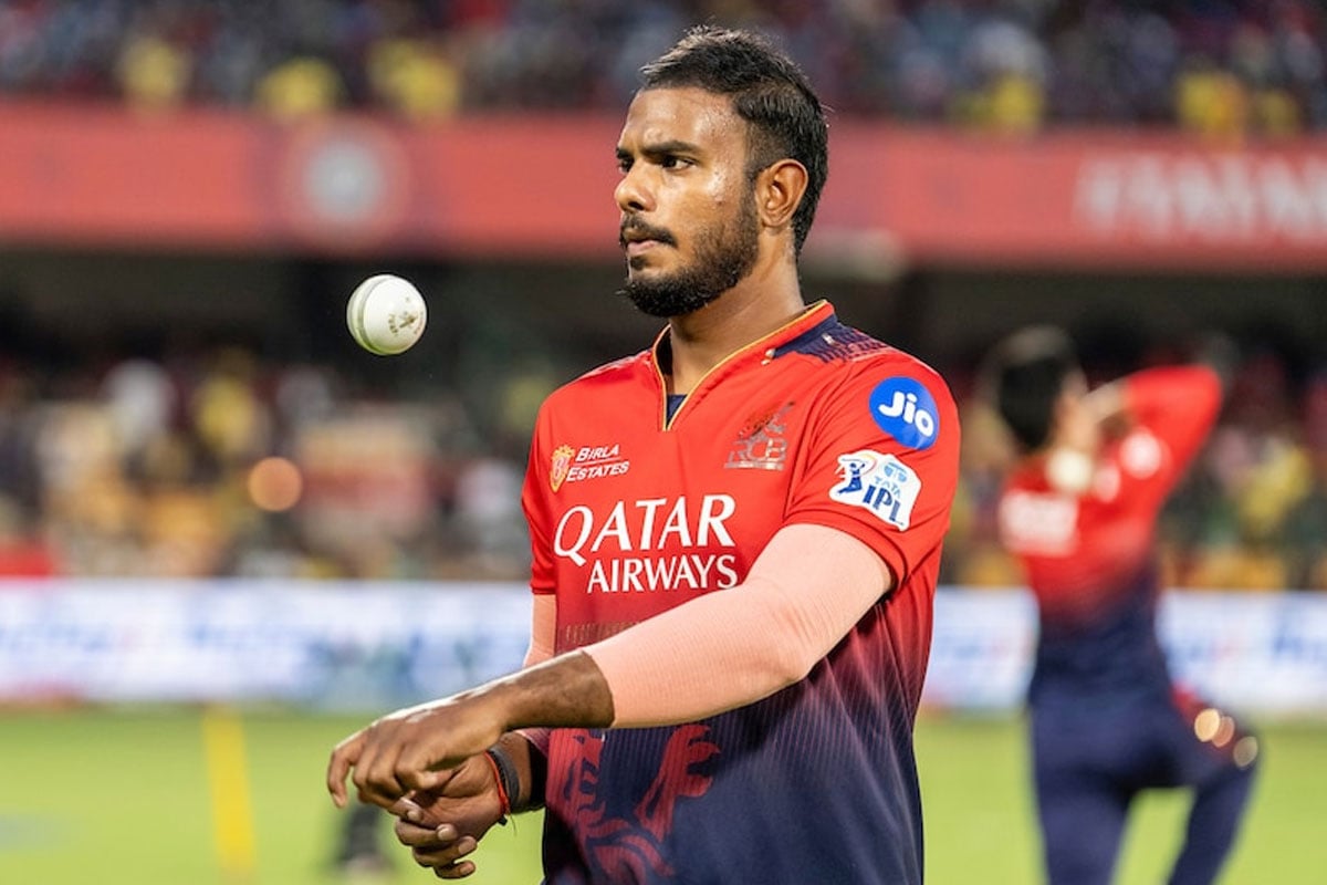 বিরাটদের অনুশীলনে নেই দয়াল, নাবালিকাকে যৌন হেনস্তায় অভিযুক্ত পেসারকে ছেড়ে দিল আরসিবি?