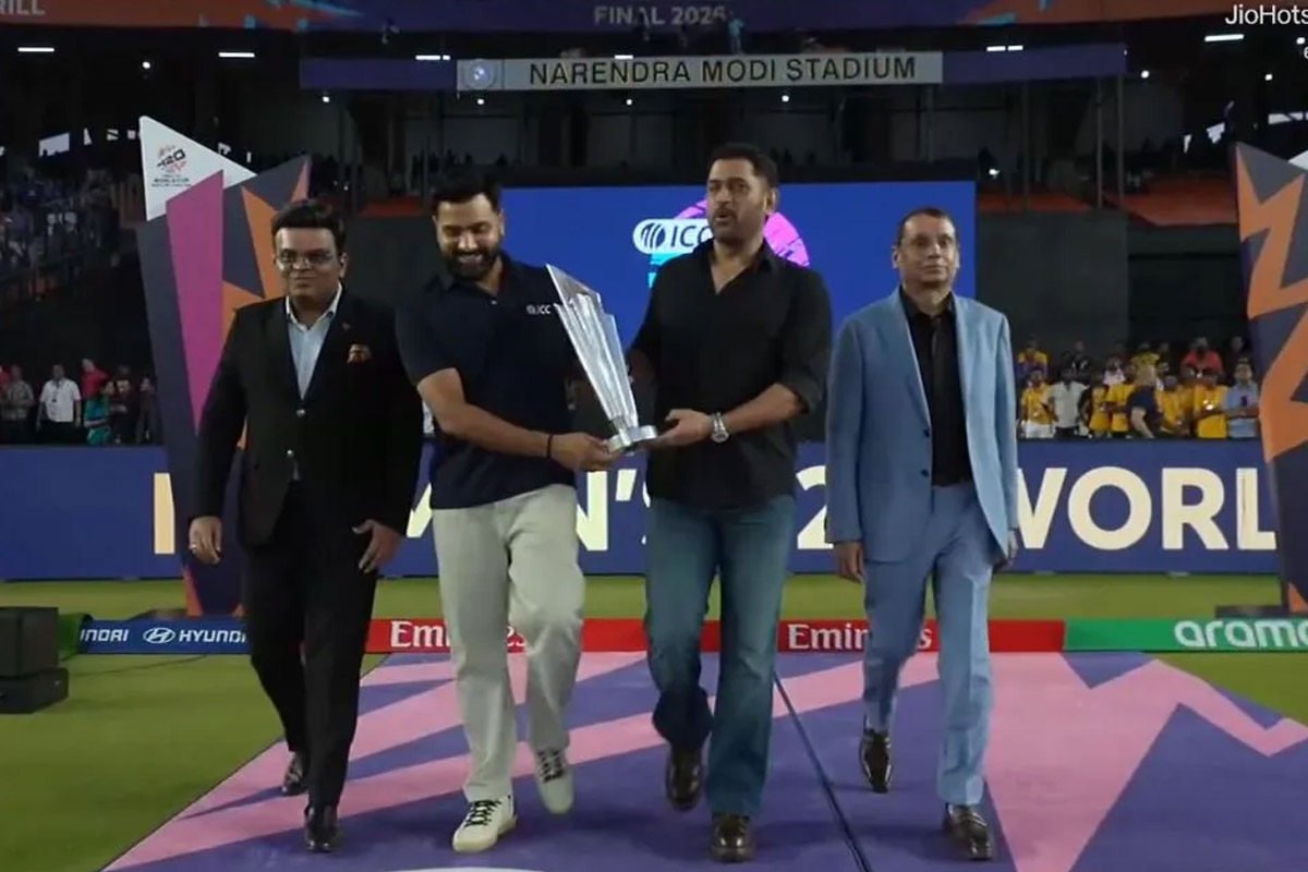 T20 World Cup: MS Dhoni steals the show in Ahmedabad