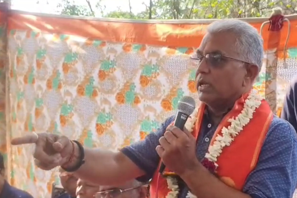 খড়গপুরের আইসির প্যান্ট ভিজিয়ে দেওয়ার হুমকি! দিলীপের বিরুদ্ধে কমিশনে অভিযোগ তৃণমূলের