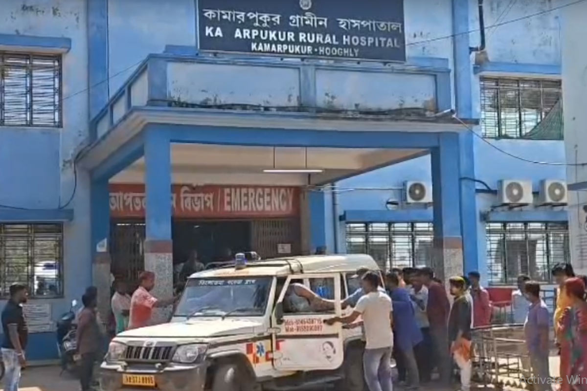 নিয়ন্ত্রণ হারিয়ে গাছে ধাক্কা যাত্রীবাহি গাড়ির! দোলের দিন গোঘাটে ভয়াবহ দুর্ঘটনায় মৃত ২, আহত ১২