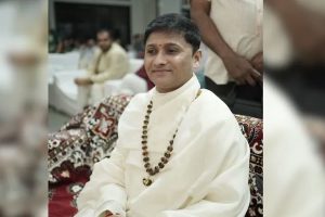 নাবালিকাকে অর্ধনগ্ন করে ভিডিও, সন্তানহীনাদের ‘অলৌকিক ওষুধ’! গুজরাটে গ্রেপ্তার ‘ভণ্ড’ বাবাজি
