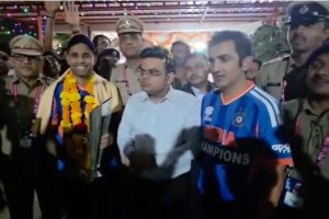 ভক্তিই শক্তি! বিশ্বজয়ের ট্রফি নিয়ে সোজা হনুমান মন্দিরে গম্ভীর-সূর্যরা, সঙ্গী জয় শাহও