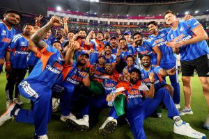 ব্যাটে-বলে রাজত্ব সূর্যদের, ইতিহাস গড়ে তৃতীয়বার ভুবনজয়ী টিম ইন্ডিয়া