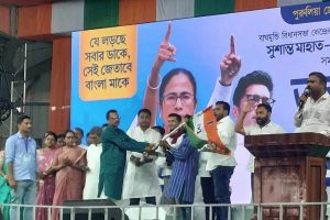 ভোটের মুখে পালটা কৌশল তৃণমূলের! দলে যোগ দিলেন জেএলকেএম-এর শীর্ষ নেতা গোপাল মাহাতো
