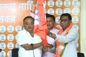 তৃণমূল ছেড়ে পদ্মশিবিরে ‘বঙ্গভূষণ’ কলেন্দ্রনাথ মান্ডি, ভোটের মুখে জঙ্গলমহলে নতুন সমীকরণ?