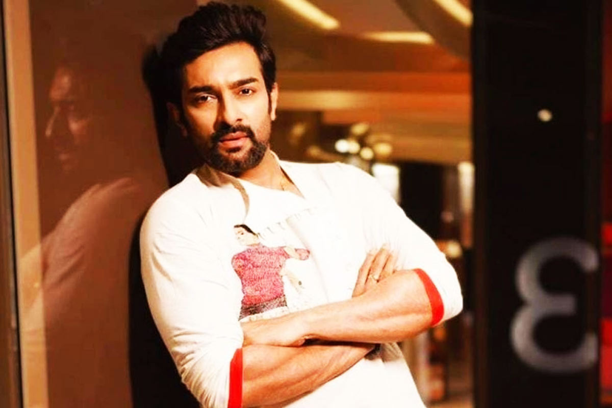 ‘প্রচণ্ড বৃষ্টিতে উত্তাল গঙ্গায় শুট করতে চাইনি, পরদিন গায়ে হাত, গালাগালি’, কার বিরুদ্ধে বিস্ফোরক জীতু?