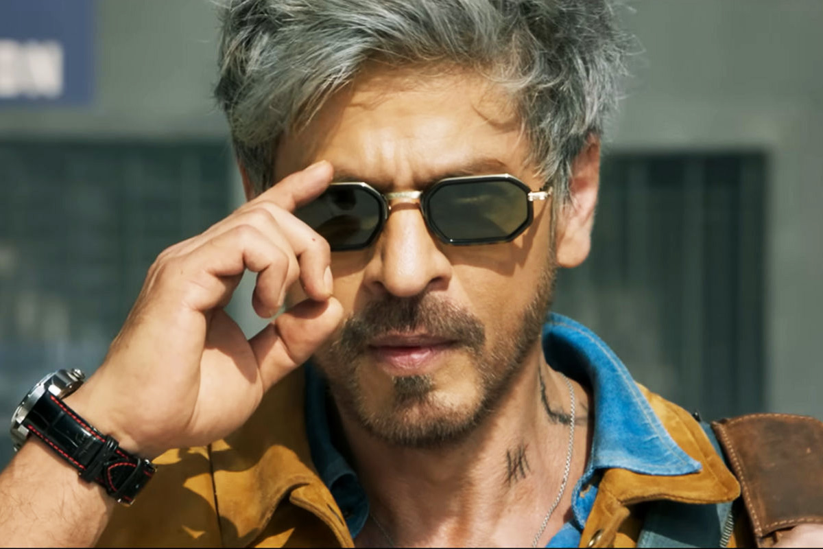 মধ্যপ্রাচ্যের যুদ্ধ-কাঁটায় ‘কিং’, বিশ বাঁও জলে শাহরুখের মেগাবাজেট সিনেমার শুটিং!