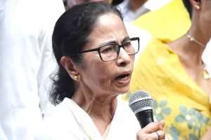 ‘আমি সুপ্রিম কোর্টে গিয়েছি বলেই…’, মাঝরাতে অতিরিক্ত ভোটার তালিকা প্রকাশ নিয়ে ফুঁসে উঠলেন মমতা