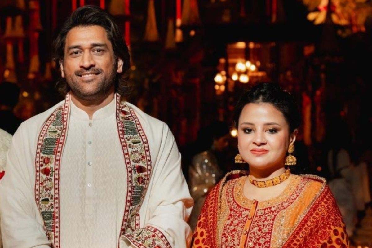 ‘আপনিই অনুপ্রেরণা…’, ধোনির সফল জীবনের নেপথ্য কারিগরকে সামনে এনে আবেগঘন সাক্ষী