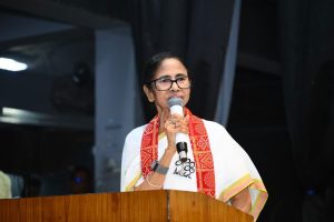 ‘বাড়ি বদলের কথা হলেও মায়ের কথায় ভবানীপুর ছাড়িনি’, নিজের কেন্দ্র নিয়ে আবেগঘন বার্তা মমতার