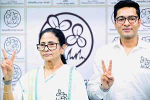উত্তরের ‘পদ্ম-গড়’ থেকেই ঝোড়ো প্রচারে মমতা, নন্দীগ্রাম-সহ দক্ষিণে ‘সেনাপতি’ অভিষেক
