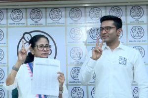 ভবানীপুরে মমতা, বেলেঘাটায় কুণাল! কয়েকটি আসনে নতুন মুখ, তারুণ্যে জোর দিয়ে প্রার্থী ঘোষণা তূণমূলের