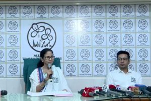 বিজেপিকে সুবিধা নয়, বাংলার বাইরে ‘সাবধানে’ প্রার্থী দেওয়ার সিদ্ধান্ত তৃণমূলের
