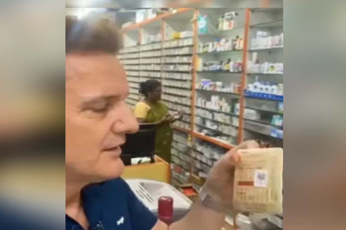 ‘অবিশ্বাস্য! কী করে…’ ভারতে ওষুধ কিনতে গিয়ে চমকে উঠলেন অস্ট্রেলীয়, ভাইরাল ভিডিও