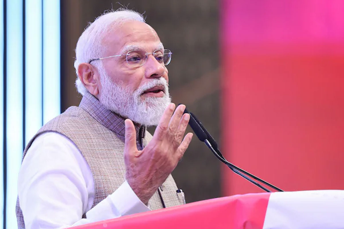 ইরান যুদ্ধে জ্বালানি সংকট, কীভাবে মোকাবিলা? মন্ত্রীদের সঙ্গে পর্যালোচনা বৈঠক মোদির