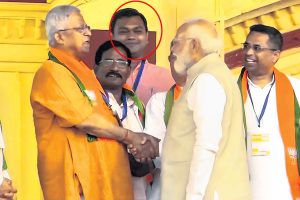 ঘুষ কাণ্ডে ‘পলাতক’ সেই সিন্টু সেনাপতিকেই প্রার্থী করল বিজেপি, প্রশ্নের মুখে গেরুয়া শিবির