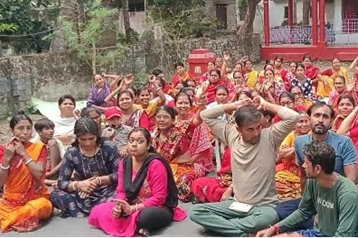 ১৮৬ জনের মধ্যে বৈধ ভোটার মাত্র তিন! সাপ্লিমেন্টারি লিস্ট দেখে মতুয়াগড়ে ব্যাপক ক্ষোভ
