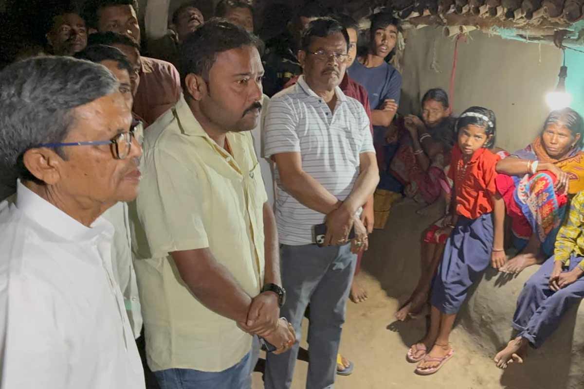 বেঙ্গালুরুতে রহস্যমৃত্যু পুরুলিয়ায় পরিযায়ী শ্রমিকের, অভিষেকের হস্তক্ষেপে বিমানে ফিরছে দেহ