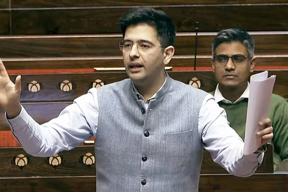 দুই-তৃতীয়াংশ সদস্য নিয়ে বিজেপিতে যোগ, তবু সাংসদ পদ খোয়াতে পারেন রাঘব? কী বলছে আইন?
