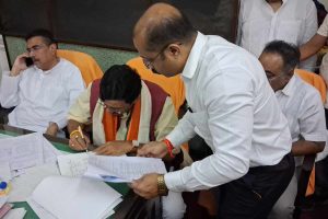 রাহুর গ্রাসে রাহুল সিনহা! ত্রুটিপূর্ণ মনোনয়নের অভিযোগে কমিশনকে চিঠি তৃণমূলের