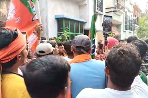 প্রচারে মহিলাদের হেনস্তা! বিজেপি প্রার্থীকে ‘গো ব্যাক’ স্লোগান দিতেই ধস্তাধস্তি, উত্তপ্ত রাজারহাট-নিউটাউন